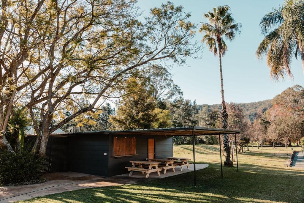 Wisemans Retreat Motel Wisemans Ferry Bagian luar foto