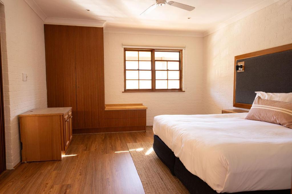 Wisemans Retreat Motel Wisemans Ferry Bagian luar foto